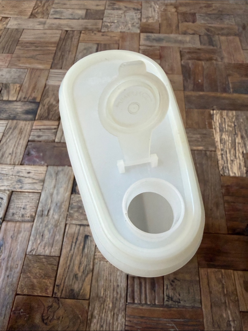 Tupperware - Picture 4 of 7